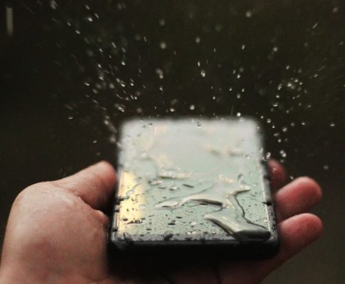 5 Tips Keringkan HP yang Basah