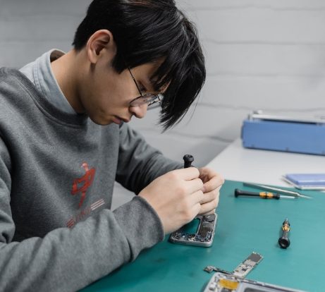 Cara Mengatasi Handphone Yang Mati Total