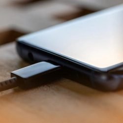 Cara Mengatasi HP Mati Total Tidak Bisa Dicas dan Penyebabnya 780x520 1