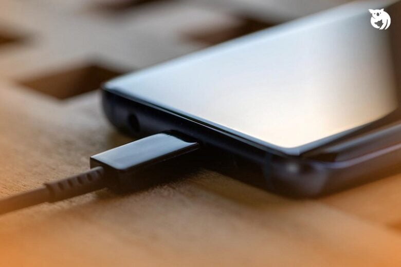 Cara Mengatasi HP Mati Total