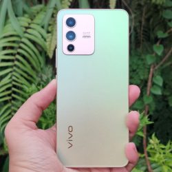 vivo V23 5G Backhandson